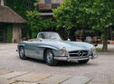 1961 Mercedes-Benz 300 SL Roadster | RM Sotheby's | The Woodcote Park Auction