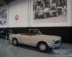 Mercedes-Benz 230SL Pagoda Cabrio/Roadster 3drs 1966 SOLD