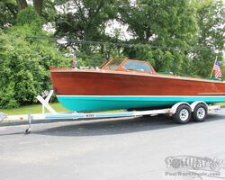HWM Hutchinson 26′ Utility Mahogany Boat Boat 1950