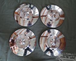 Ford hubcaps / hubs for Ford