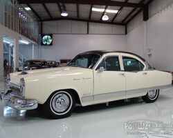 Kaiser Manhattan 4-Door 1954