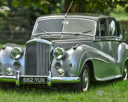 1951 Bentley MK VI H.J. Mulliner 'Lightweight' Saloon