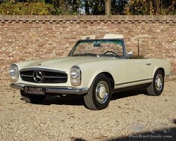 Mercedes Benz 230SL Pagoda
