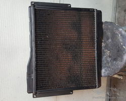 MG B rubber bumper radiator