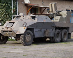gepanzerter LKW Prag mit Zwillingsflack