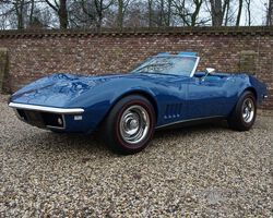 Chevrolet Corvette C3 Convertible 327