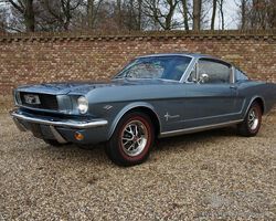 Ford Mustang Fastback Challenger 2+2