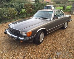 Mercedes-Benz 560SL Roadster - LHD