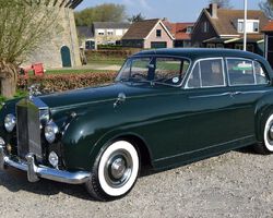 Rolls-Royce Cloud 1 sedan 4.9
