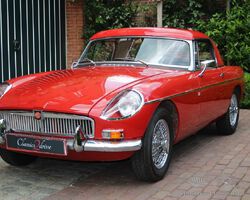 Stunning MG B Roadster from 1964 with rare hardtop Jacques Coune Style