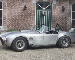 AC Cobra 427 replica by Kirkham