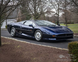 1993 Jaguar XJ220 | Scottsdale Auction | Worldwide Auctioneers | January 15, 2020