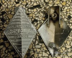 2 x Renault badge 4 CV