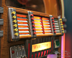 1946 Wurlitzer Model 1015 Juke Box