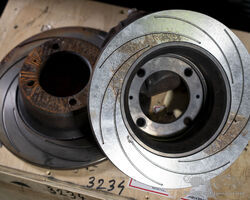 Set of 2 front brake discs for Alfa Romeo 2000 Berlina | Wannenes Auction July 16