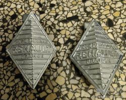 2 x Renault badge 4 CV