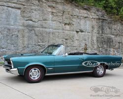 1965 Pontiac Tempest Le Mans GTO Convertible | Auburn Fall Auction | RM Sotheby's | 3-5 Sept 2020