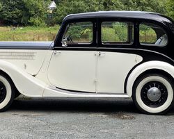1947 Wolseley 14/60 Six Light Saloon with sunroof.