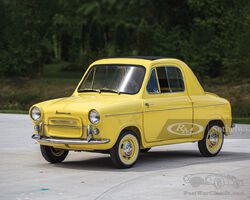 1961 Piaggio Vespa 400 | The Elkhart Collection | RM Sotheby's | 23-24 Oct 2020