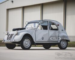 1965 Citroën 2CV Sahara | The Elkhart Collection | RM Sotheby's | 23-24 Oct 2020