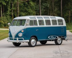 1966 Volkswagen Deluxe '21-Window' Microbus | The Elkhart Collection | RM Sotheby's | 23-24 Oct 2020