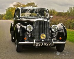 1954 BENTLEY R TYPE AUTOMATIC.