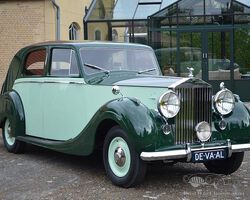 Rolls-Royce Silver Wraith Park Ward saloon