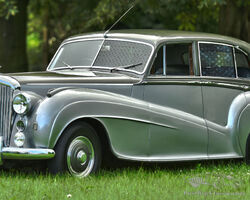1951 Bentley Mark 6 H.J. Mulliner 'Lightweight' Saloon