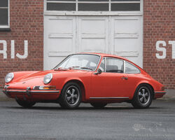 1970 Porsche 911E to S-spec 2.2-Litre Coupé | Bonhams | Les Grandes Marques du Monde à Paris 3 - 10 Mar 2021