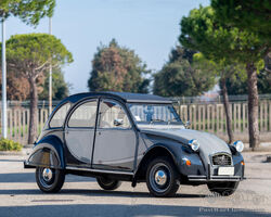 1985 Citroën 2CV Charleston Saloon | Bonhams | Les Grandes Marques du Monde à Paris 3 - 10 Mar 2021
