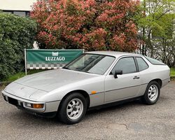 PORSCHE 924 2000