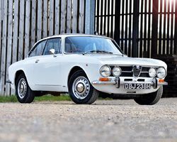 1970 Alfa Romeo 1750 GT Veloce | Historics Auctioneers