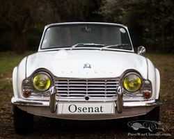 TRIUMPH TR4
