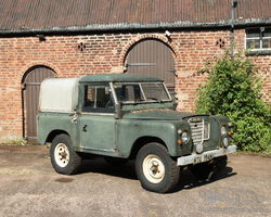 1975 Land Rover Series III 88'
