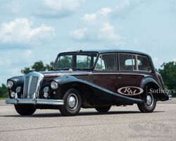 1955 Daimler DK 400 4½-Litre Regina Limousine by Hooper | RM Sotheby's | Auburn Fall event | 2 - 5 Sept 2021