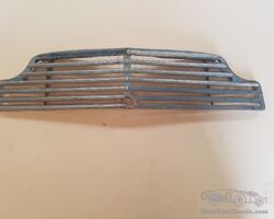 Peugeot 203C radiatorgrille circa 1955