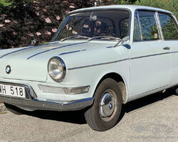 BMW 700
