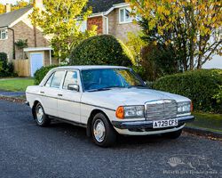 1984 Mercedes-Benz 230 E | Mercedes-Benz World | Historics Auctioneers | 27th November 2021