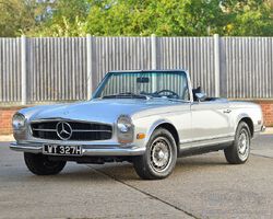 1970 Mercedes-Benz 280 SL Pagoda | Mercedes-Benz World | Historics Auctioneers | 27th November 2021