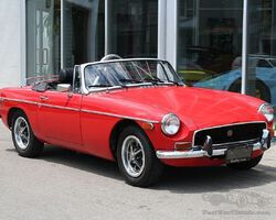 1972 MGB | Christmas Around the World | Sonicbidder.com auction