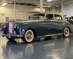 1962 Bentley S2 | Christmas Around the World | Sonicbidder.com auction