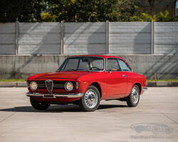 1967 Alfa Romeo Giulia Sprint GT Veloce Coupé | Bonhams Milano auction | November 18, 2022