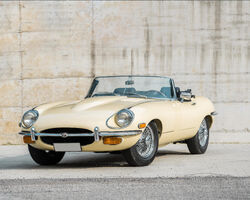 1971 Jaguar E-Type Series 2 4.2-Litre Roadster | Bonhams Milano auction | November 18, 2022