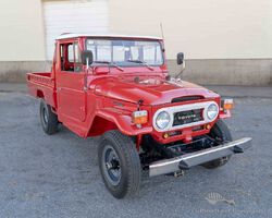1979 Toyota HJ Landcruiser  | Christmas around the world auction 2022 | Sonicbidder.com