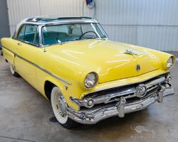 1954 Ford Skyliner | Christmas around the world auction 2022 | Sonicbidder.com