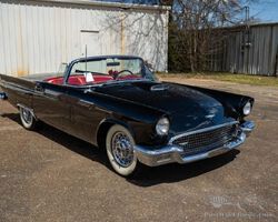 1957 Ford Thunderbird | Christmas around the world auction 2022 | Sonicbidder.com