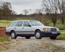 1989 Mercedes-Benz 300TE 4Matic | Ascot Racecourse Sale - 8 April 2023 | Historics Auctioneers