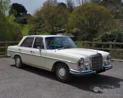1972 Mercedes-Benz 280SE (3.5 Litre) | Windsor View Lakes Sale - July 2023 | Historics Auctioneers