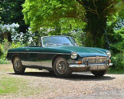 1969 MG B Roadster | Windsor View Lakes Sale - July 2023 | Historics Auctioneers