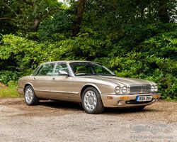 2000 Daimler V8 | Windsor View Lakes Sale - July 2023 | Historics Auctioneers